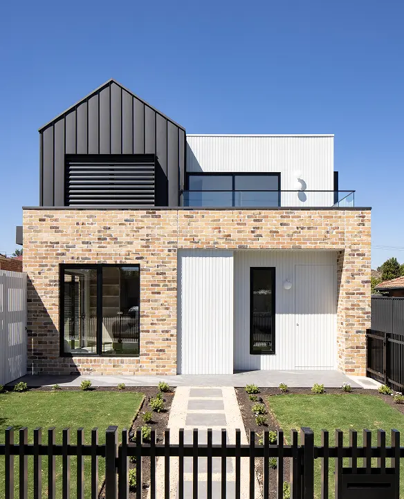 Frameless glass balustrade installed on an outdoor balcony of a Melbourne residence