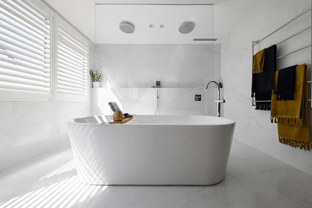 Tailor-made glass shower screen designed for elegance and durability in a Melbourne home